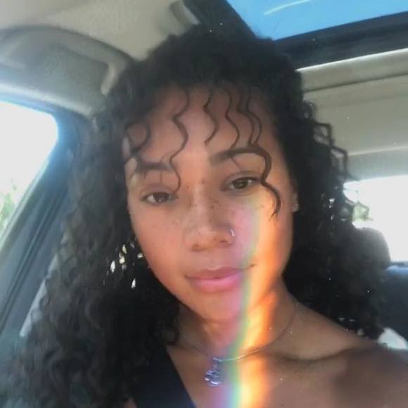 Meet your Posher, Michaela - Picture 1 of 1